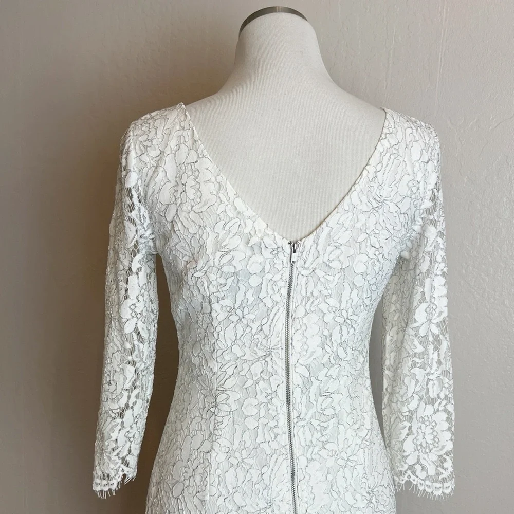✖️SOLD✖️•ADRIANNA PAPELL•White Formal Lace-Overlay Sheath Dress w/Metallic Sheen - Picture 8 of 15
